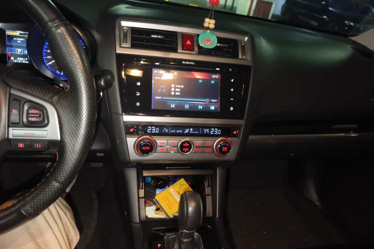 Used Subaru Outback 2015 2.5i Sport Navigation Edition Audio And AC Panel