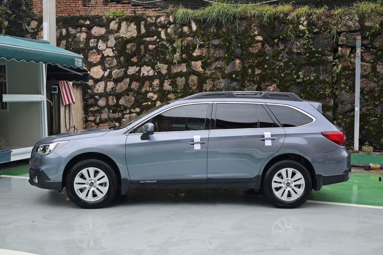 Used Subaru Outback 2015 2.5i Luxury Navigation Edition Exterior 4