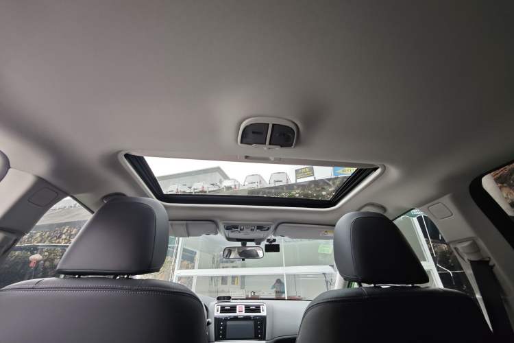 Used Subaru Outback 2015 2.5i Luxury Navigation Edition Headliner