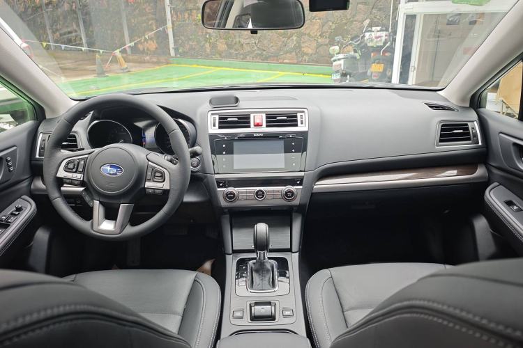 Used Subaru Outback 2015 2.5i Luxury Navigation Edition Interior 1