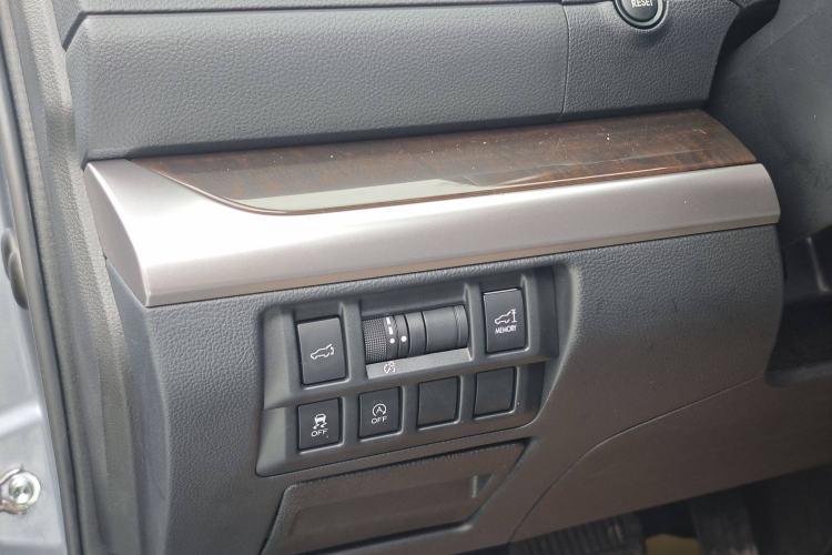 Used Subaru Outback 2015 2.5i Luxury Navigation Edition Interior 9