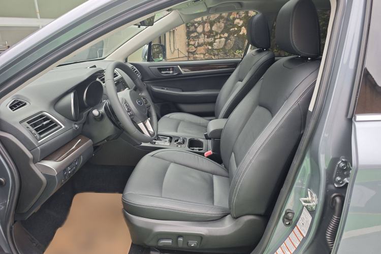 Used Subaru Outback 2015 2.5i Luxury Navigation Edition Left Front Seat