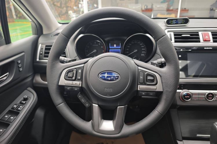 Used Subaru Outback 2015 2.5i Luxury Navigation Edition Steering Wheel