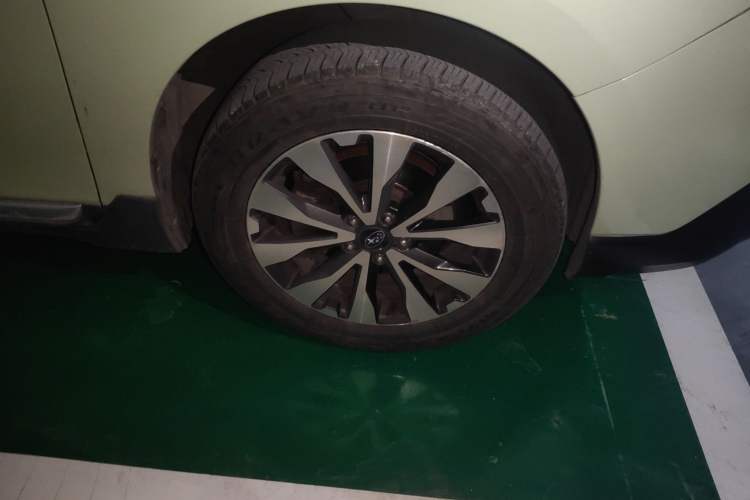 Used Subaru Outback 2015 2.5i Sport Navigation Edition Right Front Wheel Hub