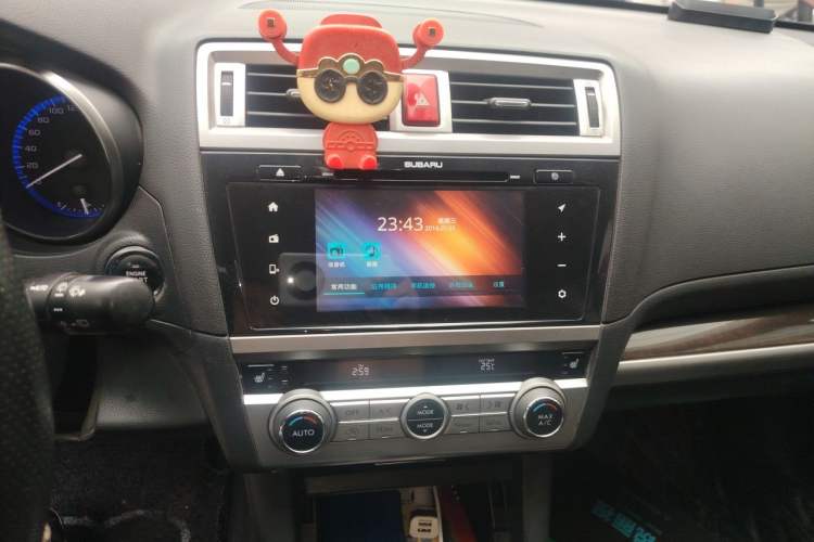 Used Subaru Outback 2015 2.5i Luxury Navigation Edition Audio And AC Panel