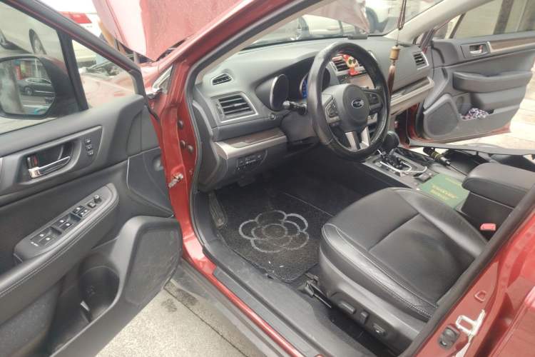 Used Subaru Outback 2015 2.5i Luxury Navigation Edition Driver Seat
