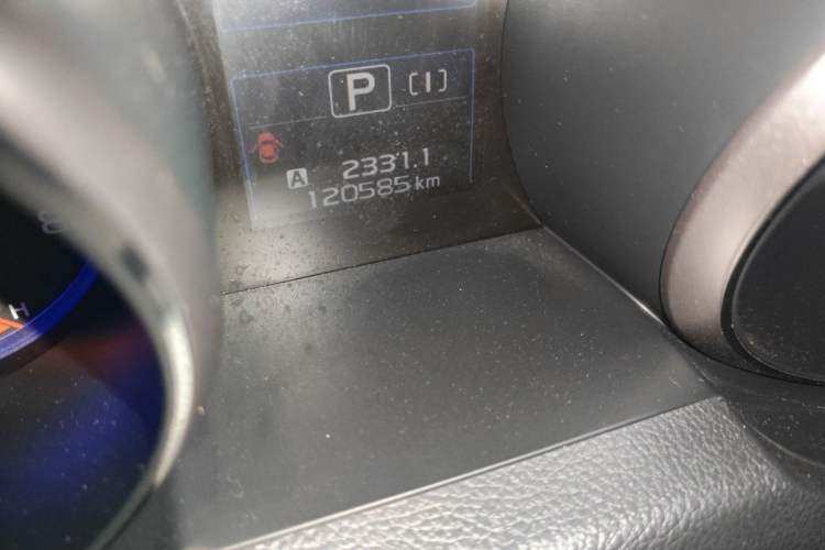 Used Subaru Outback 2015 2.5i Sport Navigation Edition Odometer Close Up