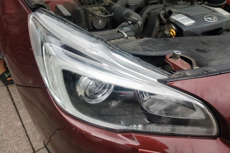 Used Subaru Outback 2015 2.5i Luxury Navigation Edition Right Front Headlight