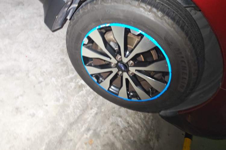 Used Subaru Outback 2015 2.5i Sport Navigation Edition Right Front Wheel Hub