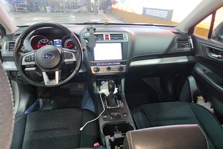 Used Subaru Outback 2015 2.5i Classic Edition Center Console