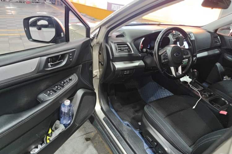 Used Subaru Outback 2015 2.5i Classic Edition Driver Seat