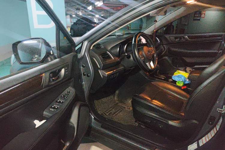 Used Subaru Outback 2015 2.5i Luxury Navigation Edition Driver Seat