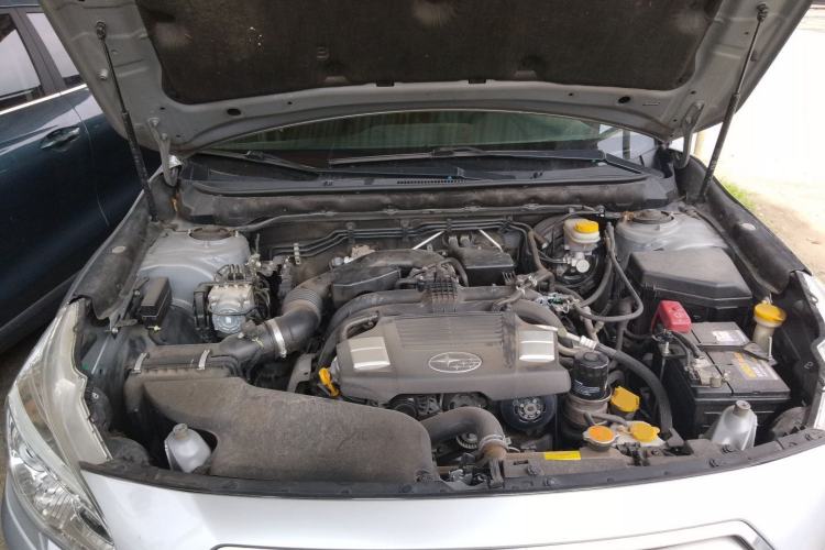 Used Subaru Outback 2015 2.5i Classic Edition Engine Bay