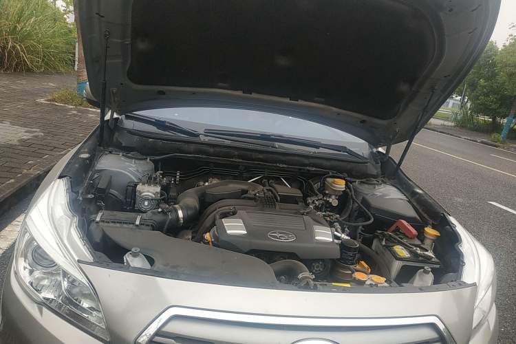 Used Subaru Outback 2015 2.5i Classic Edition Engine Bay