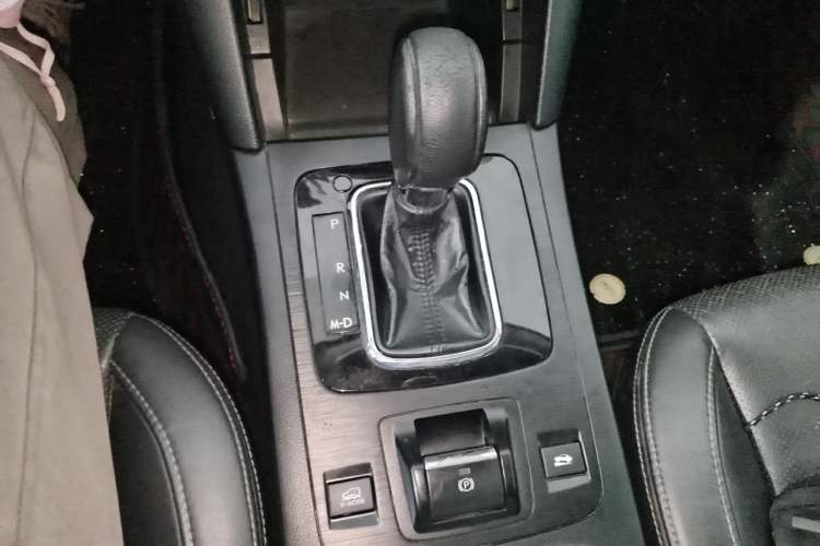 Used Subaru Outback 2015 2.5i Sport Navigation Edition Gear Lever