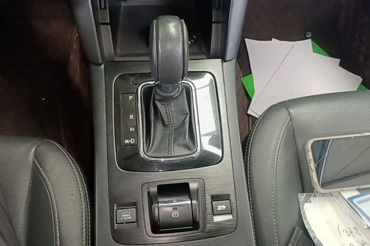 Used Subaru Outback 2015 2.5i Sport Navigation Edition Gear Lever