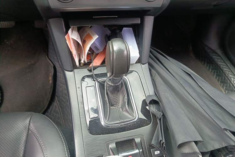 Used Subaru Outback 2015 2.5i Luxury Navigation Edition Gear Lever