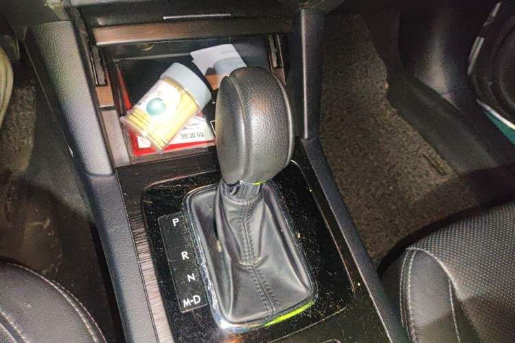 Used Subaru Outback 2015 2.5i Luxury Navigation Edition Gear Lever