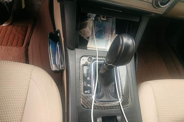 Used Subaru Outback 2015 2.5i Classic Edition Gear Lever