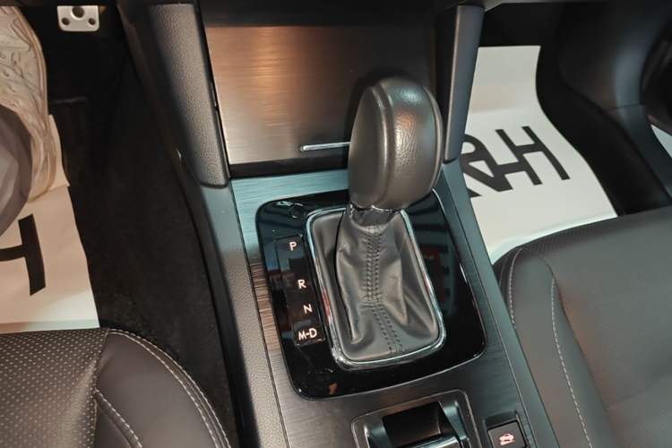 Used Subaru Outback 2015 2.0DIT Prestige Edition Gear Lever