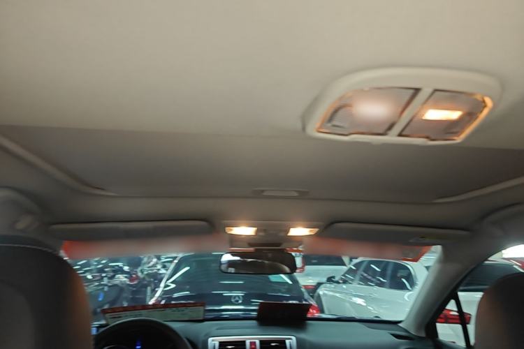 Used Subaru Outback 2015 2.0DIT Prestige Edition Headliner
