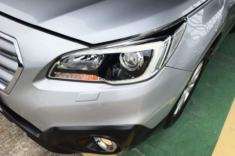 Used Subaru Outback 2015 2.5i Luxury Navigation Edition Left Front Headlight