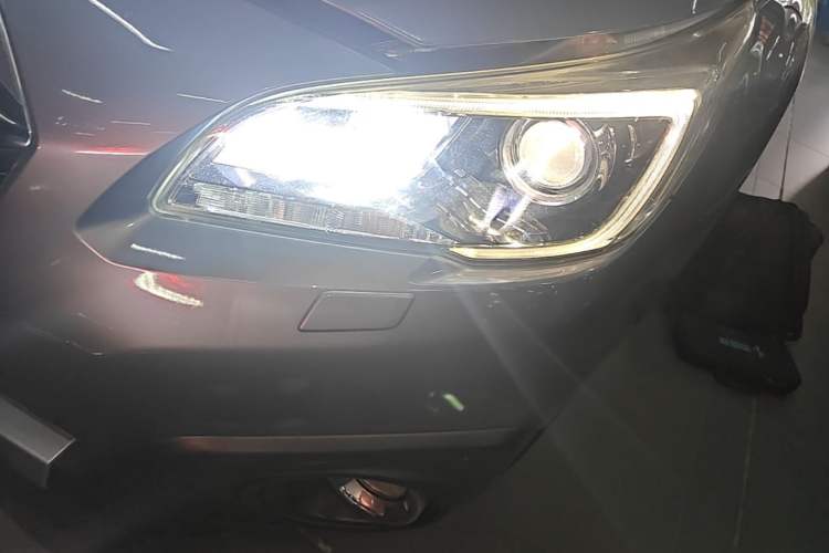 Used Subaru Outback 2015 2.0DIT Prestige Edition Left Front Headlight