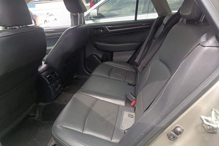 Used Subaru Outback 2015 2.5i Luxury Navigation Edition Left Rear Seat