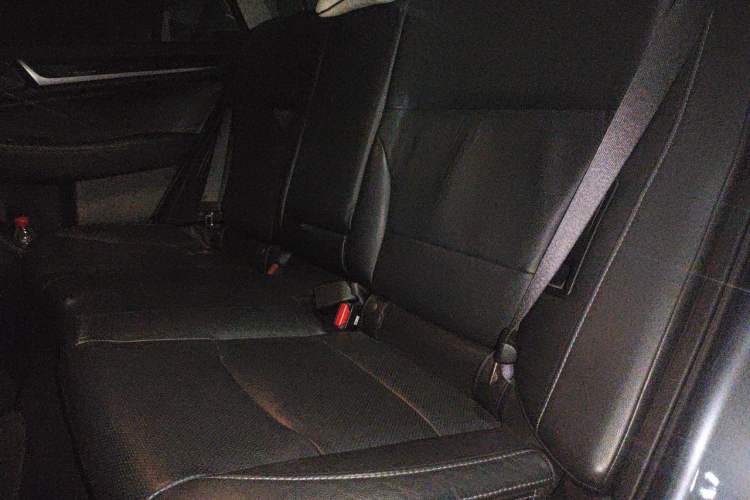 Used Subaru Outback 2015 2.5i Luxury Navigation Edition Left Rear Seat