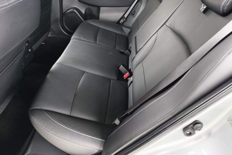 Used Subaru Outback 2015 2.5i Luxury Navigation Edition Left Rear Seat