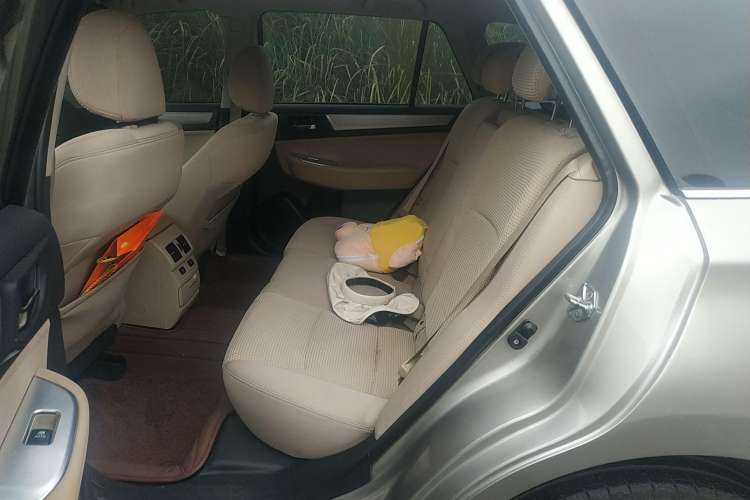 Used Subaru Outback 2015 2.5i Classic Edition Left Rear Seat
