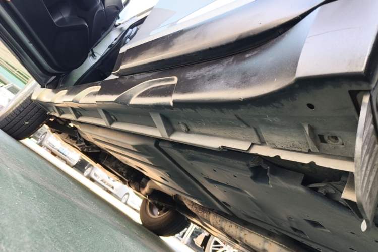 Used Subaru Outback 2015 2.5i Luxury Navigation Edition Left Side Sill