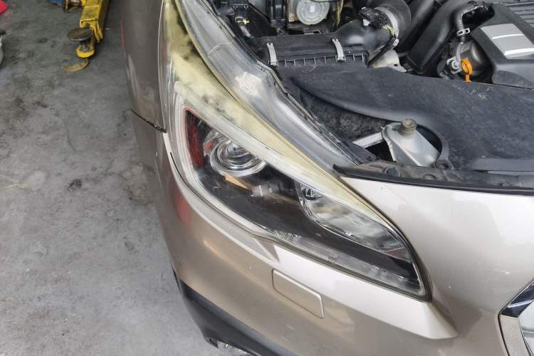 Used Subaru Outback 2015 2.5i Sport Navigation Edition Right Front Headlight