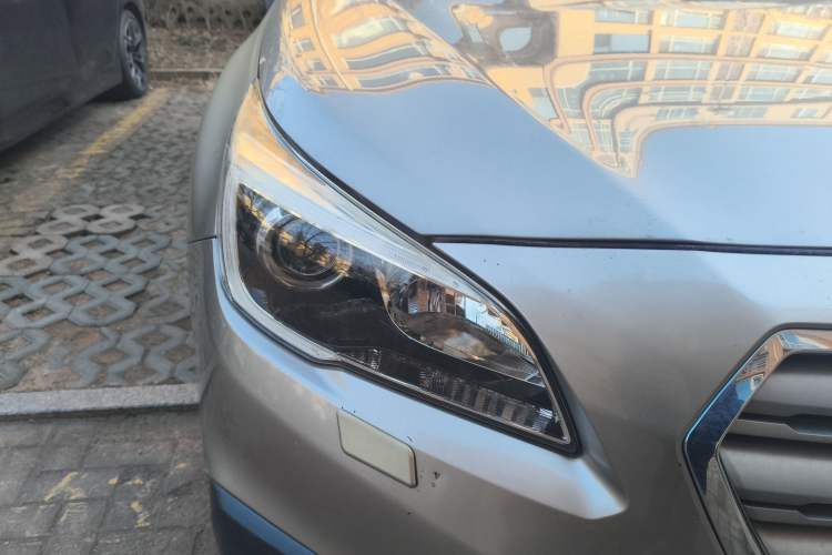 Used Subaru Outback 2015 2.5i Luxury Navigation Edition Right Front Headlight