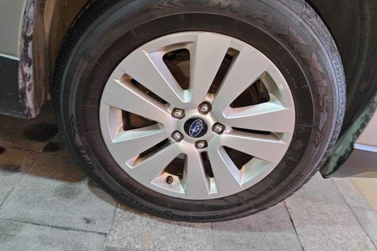 Used Subaru Outback 2015 2.5i Classic Edition Right Front Wheel Hub
