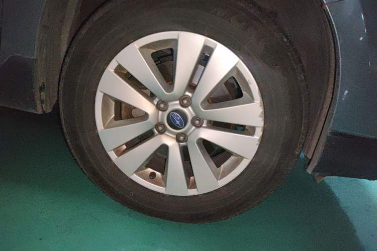 Used Subaru Outback 2015 2.5i Luxury Navigation Edition Right Front Wheel Hub