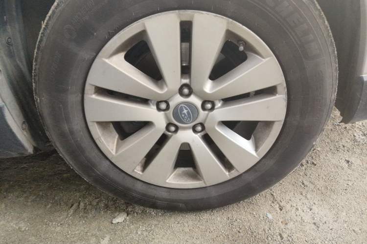 Used Subaru Outback 2015 2.5i Classic Edition Right Front Wheel Hub
