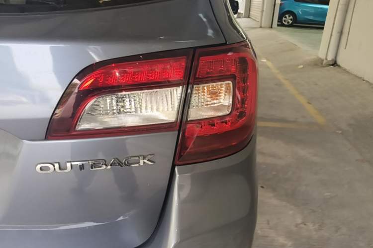 Used Subaru Outback 2015 2.5i Sport Navigation Edition Right Rear Taillight