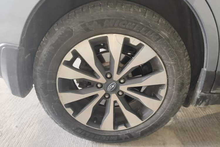 Used Subaru Outback 2015 2.5i Sport Navigation Edition Right Rear Wheel Hub