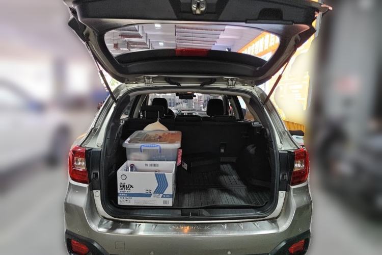 Used Subaru Outback 2015 2.5i Classic Edition Trunk