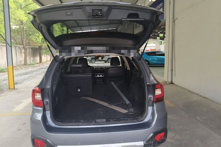 Used Subaru Outback 2015 2.5i Sport Navigation Edition Trunk