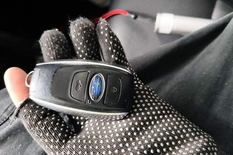 Used Subaru Outback 2015 2.5i Luxury Navigation Edition Vehicle Key