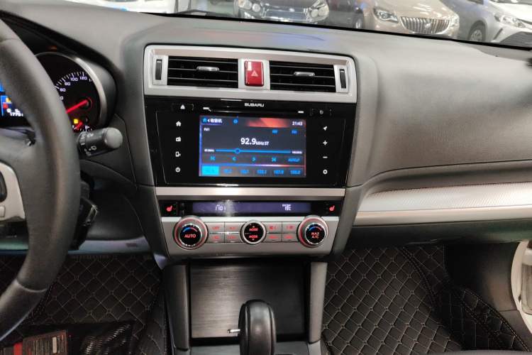 Used Subaru Outback 2015 2.5i Classic Edition Audio And AC Panel