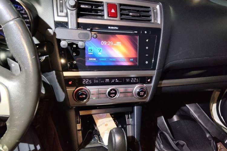 Used Subaru Outback 2015 2.5i Sport Navigation Edition Audio And AC Panel