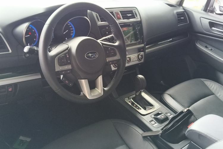Used Subaru Outback 2015 2.5i Sport Navigation Edition Center Console