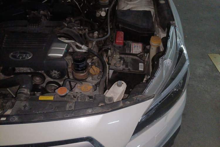Used Subaru Outback 2015 2.5i Sport Navigation Edition Engine Bay Left