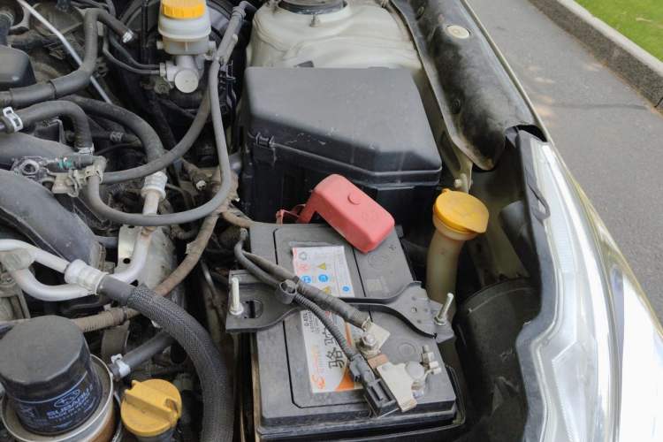 Used Subaru Outback 2015 2.5i Sport Navigation Edition Engine Bay Left