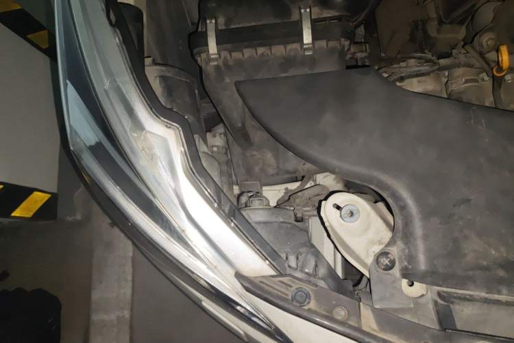 Used Subaru Outback 2015 2.5i Luxury Navigation Edition Engine Bay Right
