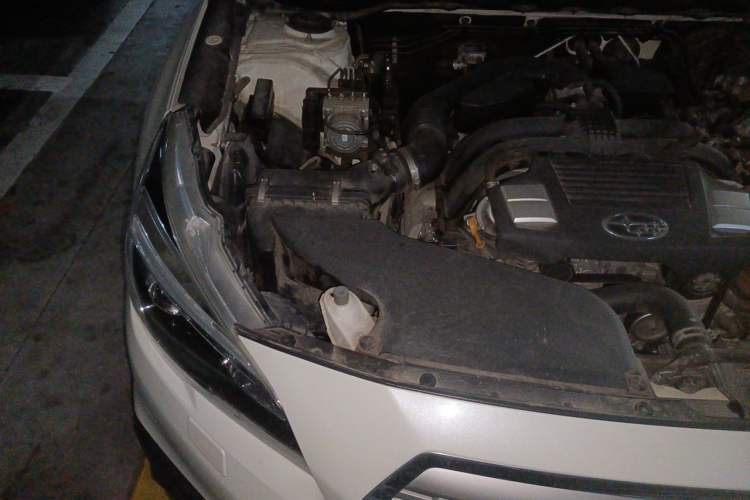 Used Subaru Outback 2015 2.5i Sport Navigation Edition Engine Bay Right