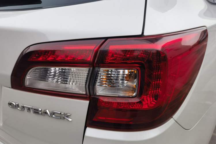 Used Subaru Outback 2015 2.5i Sport Navigation Edition Exterior 10